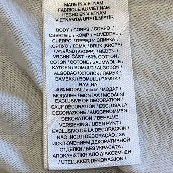 Lauren Ralph Lauren Ladies Winter Cream Sequined Logo Tee Shirt Size Medium - Picture 11 of 13